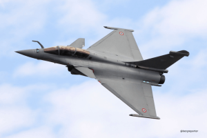 India's Rafale Vs Pak & China's J-10 Fighter